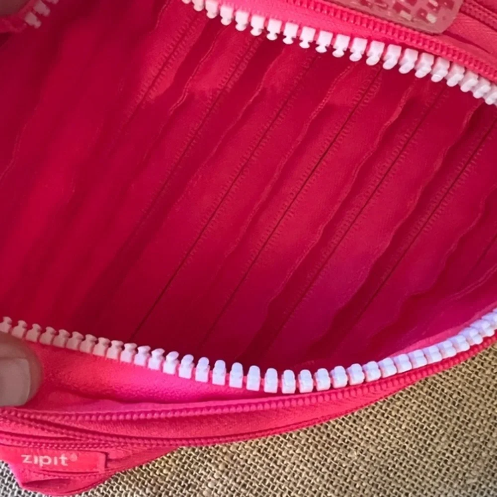 ZIPIT Monster Pencil Case for Girls, Holds Up to 30 Pens, Machine Washable